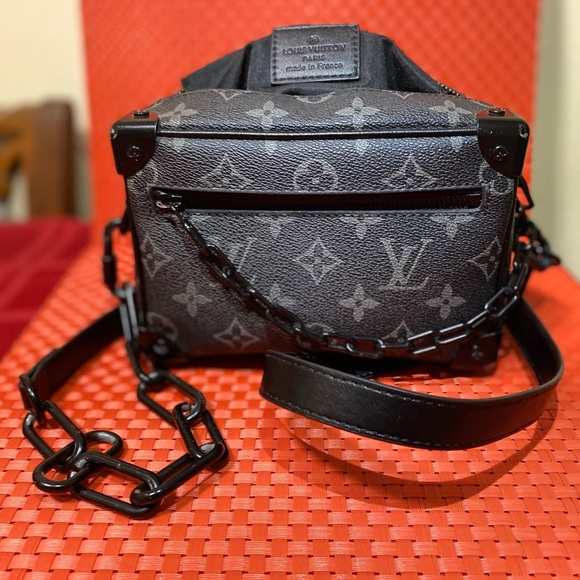 Mini Soft Trunk. Original Louis Vuitton black men's bag, used small details. - Picture 1 of 3